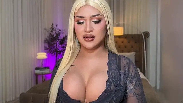 Your_Majesty_Tyra live sex cam