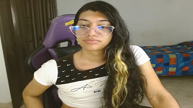 engielphoenis14 live sex cam