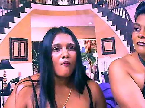 IndianSexyLady4u live sex cam
