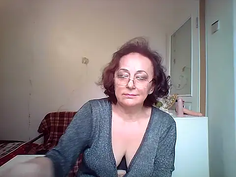 Julia54391 live sex cam