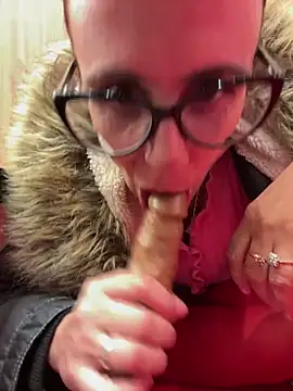 NataKitten live sex cam