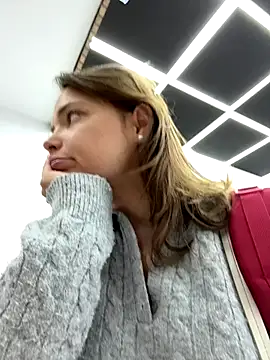 Wildmaca live sex cam
