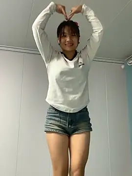 Emlyly-18 live sex cam
