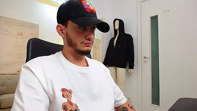 OscarGriffin live sex cam