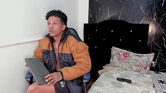 carlos_alber12 live sex cam