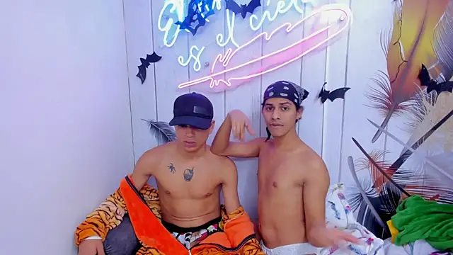 Meneaterss live sex cam