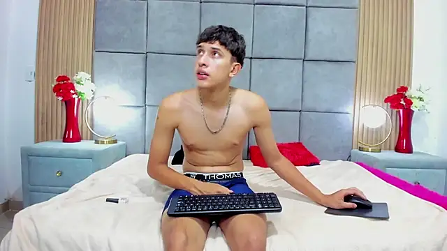 ChanellandMax live sex cam