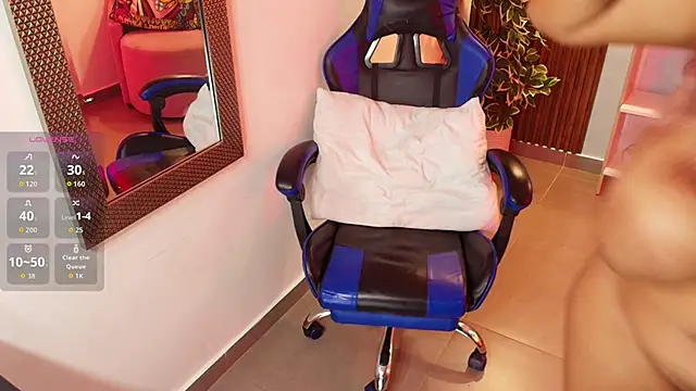 Kenya--Buhle live sex cam