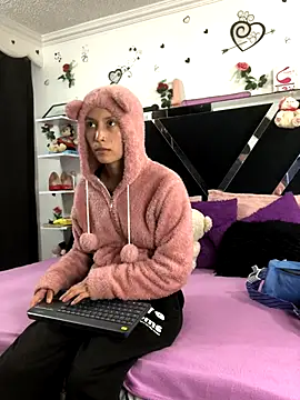 1lovelygirls live sex cam