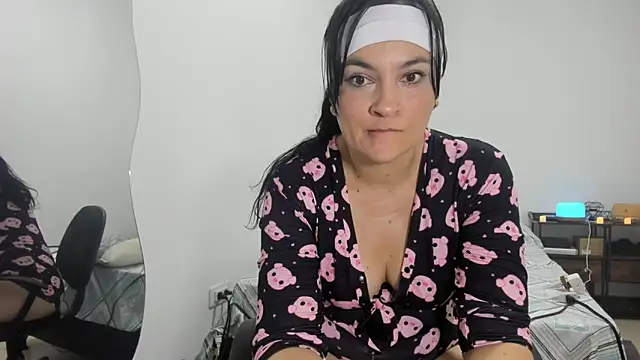 megan_milf79 live sex cam