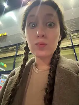 FroggyAnna live sex cam
