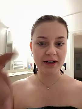 MaribelRiver live sex cam