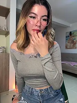 Your_Honeey live sex cam