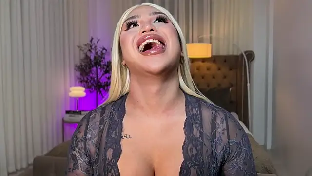 Your_Majesty_Tyra live sex cam