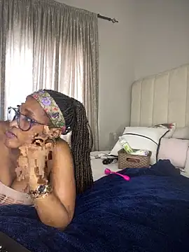 Bustygoddess32 live sex cam