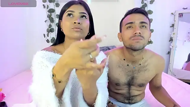 catalina_and_roger live sex cam