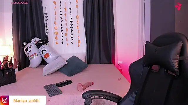 MarilynSmIith live sex cam
