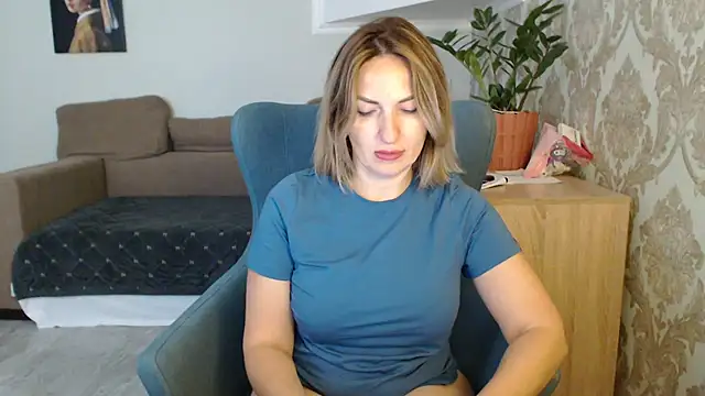 Mallinia live sex cam