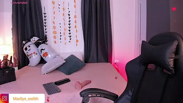 MarilynSmIith live sex cam