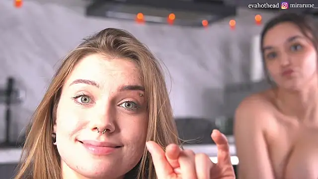evaahothead live sex cam