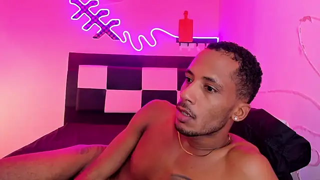 Lucky_boys__X live sex cam