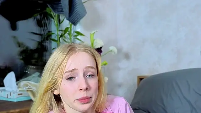 Emily0303 live sex cam