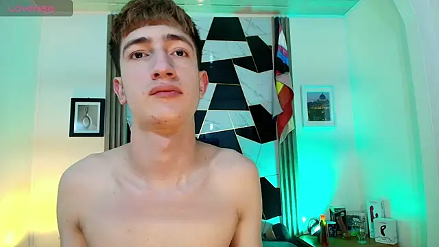 Erik_Osorio live sex cam