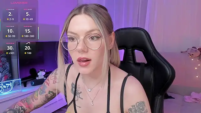 Marta_May_'s Stripchat show and profile