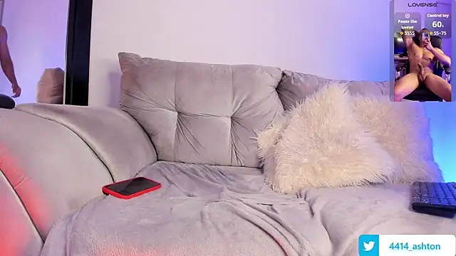 AshtonnSummer live sex cam
