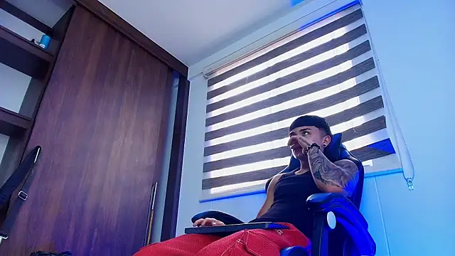 Maximo_DeLa_Rosse live sex cam