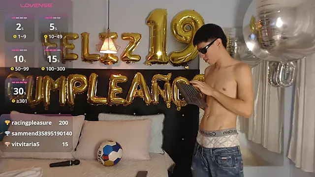 Abraham_horny18 live sex cam