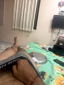 hornyguy271192 live sex cam