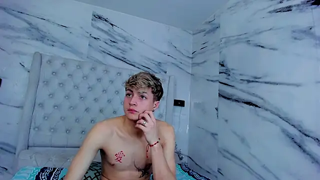Ari_and_Storm live sex cam