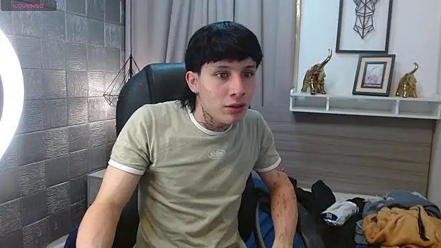 Iantwink18 live sex cam