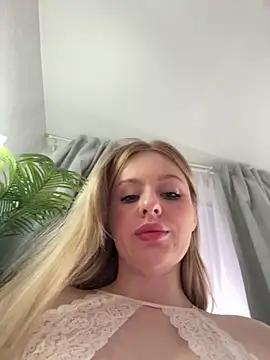 CaseyCumFace live sex cam