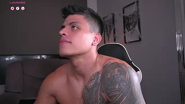 tyler_muscle1 live sex cam