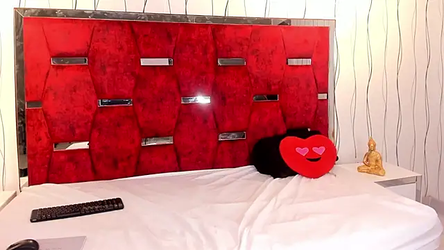 TylerBloom live sex cam
