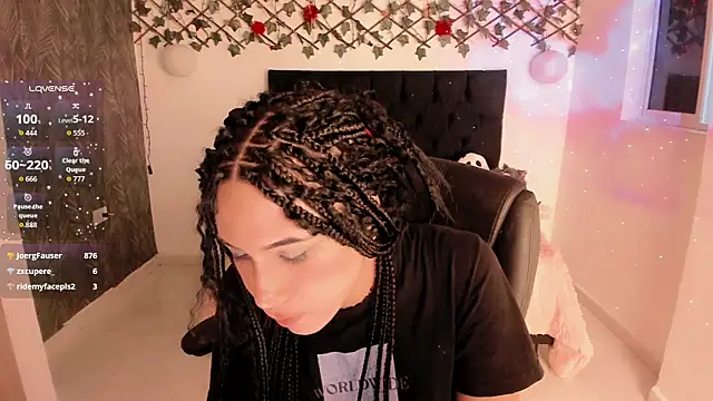 Lilith_Miller21 live sex cam