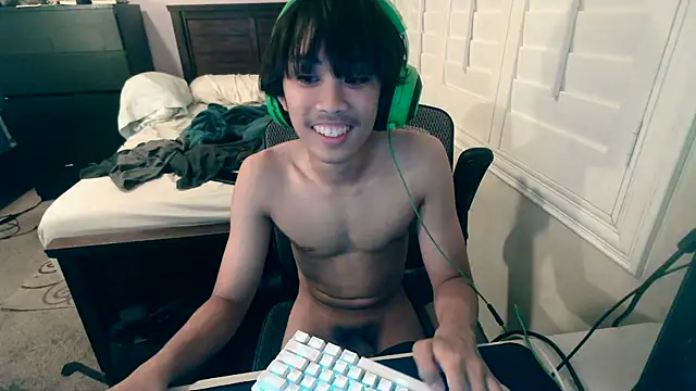 youngasianboy2007 live sex cam