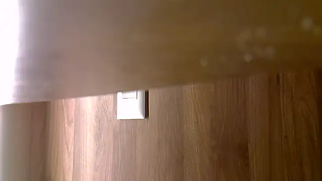 SkinnyKitten live sex cam