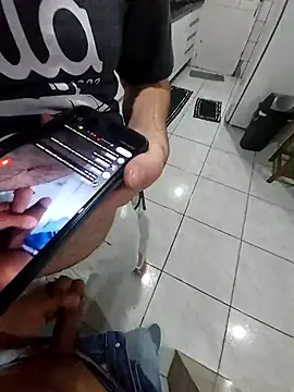 Merlin2310 live sex cam
