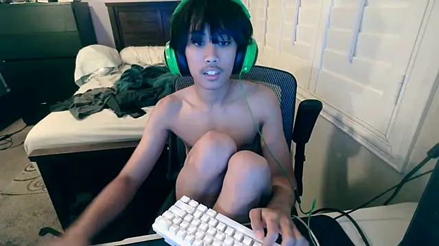 youngasianboy2007 live sex cam