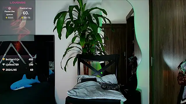 LeooBigBoy live sex cam