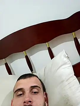 Jorge10J live sex cam