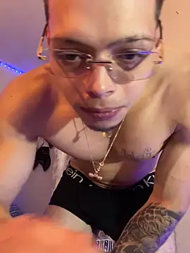 Matt_your_master_ live sex cam