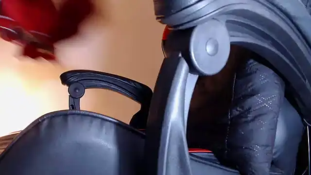 ErosFindomKing live sex cam