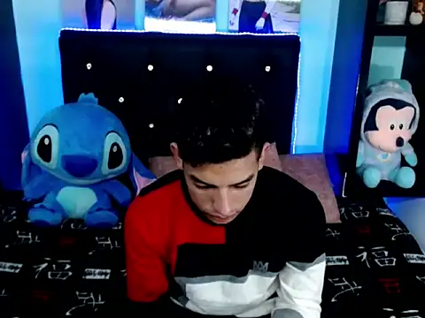 x_Aaron_x live sex cam