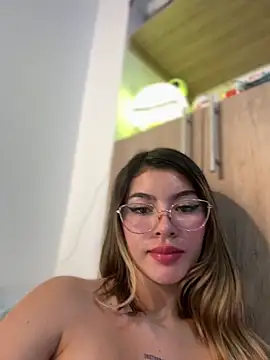 Your_Honeey live sex cam