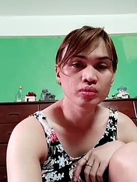 QueenSoreal live sex cam