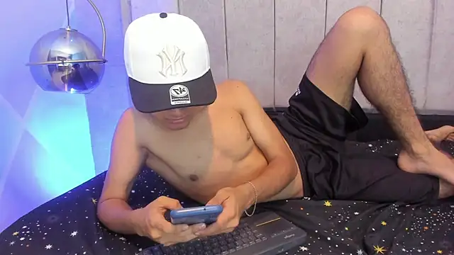ELCHINO_69 live sex cam